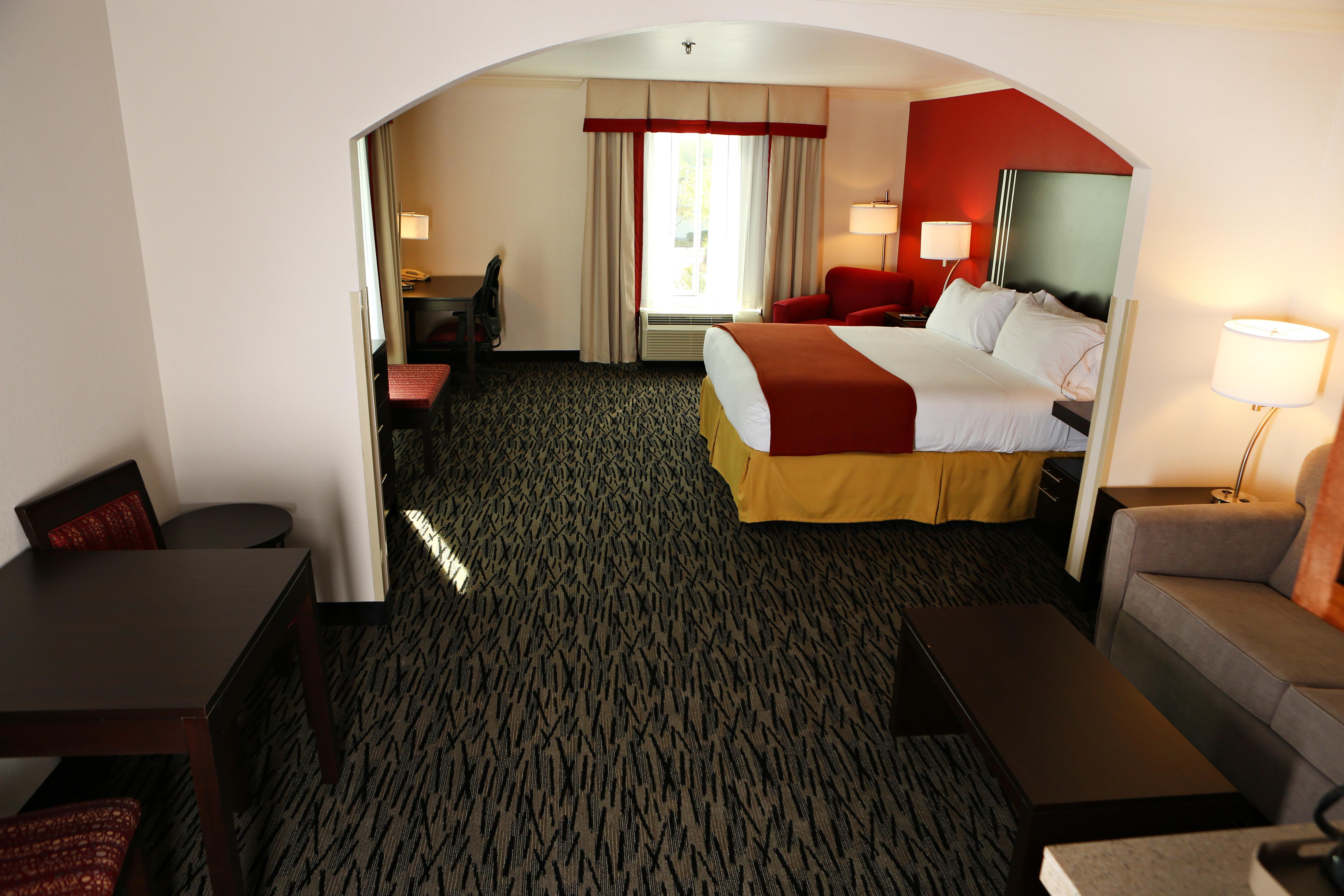 Holiday Inn Express Hotel & Suites - Sumter By Ihg Exterior foto
