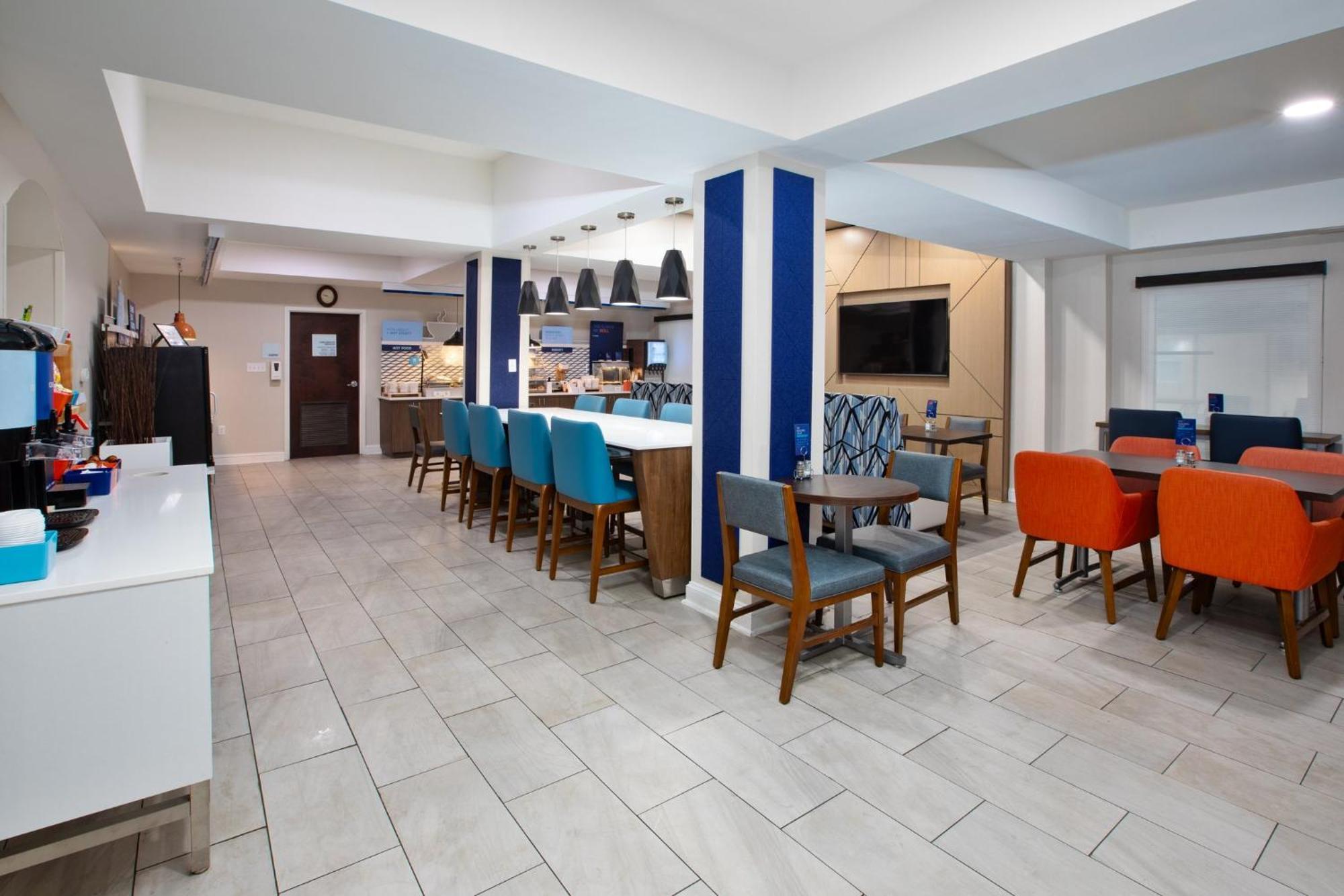 Holiday Inn Express Hotel & Suites - Sumter By Ihg Exterior foto