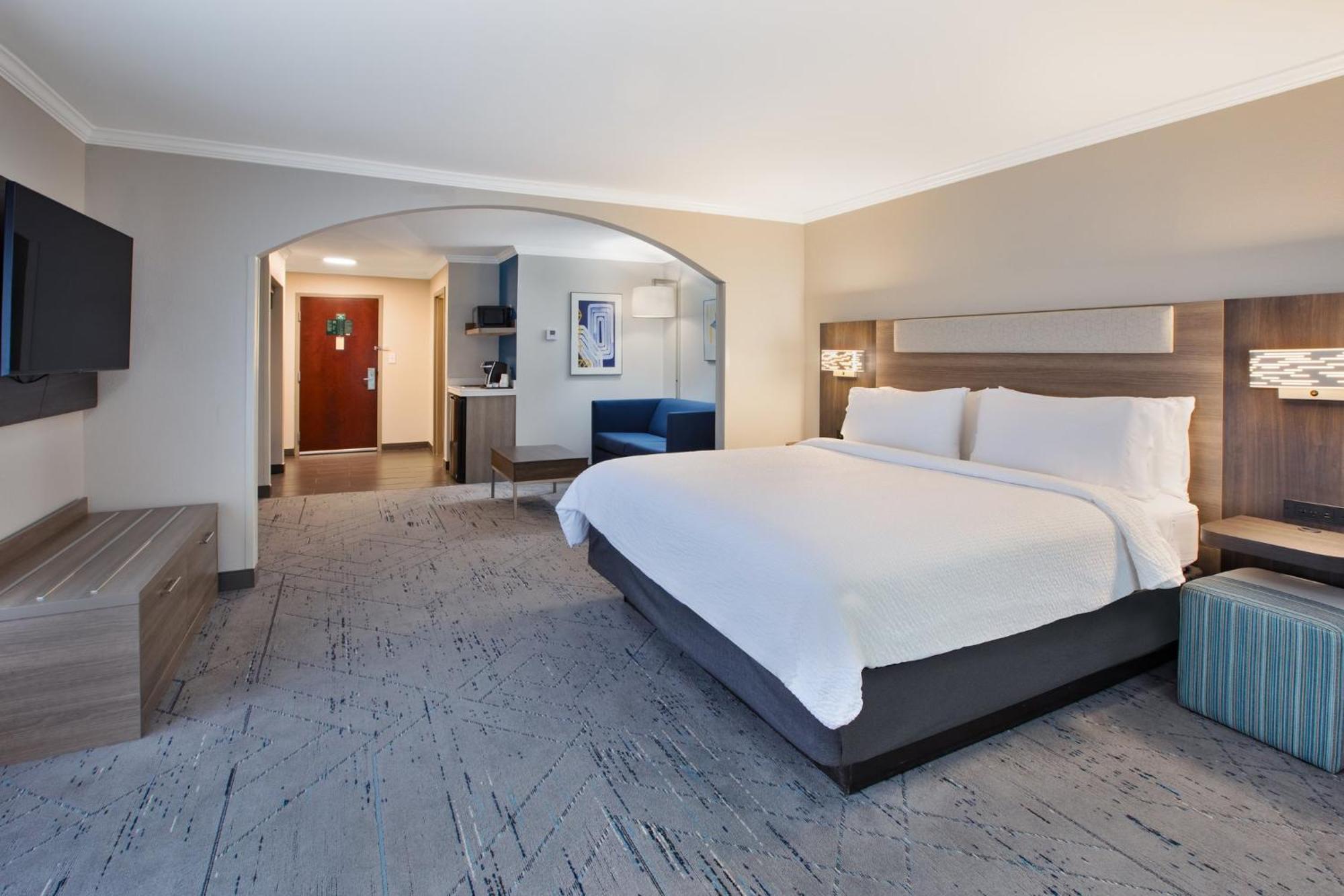 Holiday Inn Express Hotel & Suites - Sumter By Ihg Exterior foto